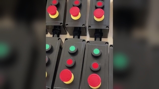 Boîte à boutons antidéflagrante et résistante à la corrosion